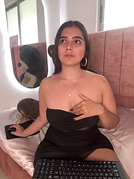 salomecute21 online show from October 24, 2025, 11:53 am