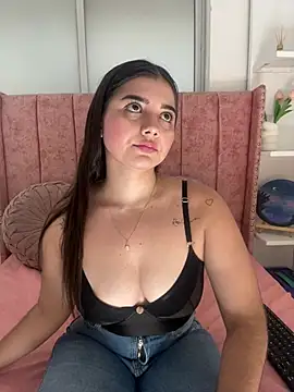 salomecute21 online show from April 1, 2026, 11:33 am