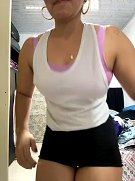 salomecute21 online show from October 8, 2025, 1:34 pm