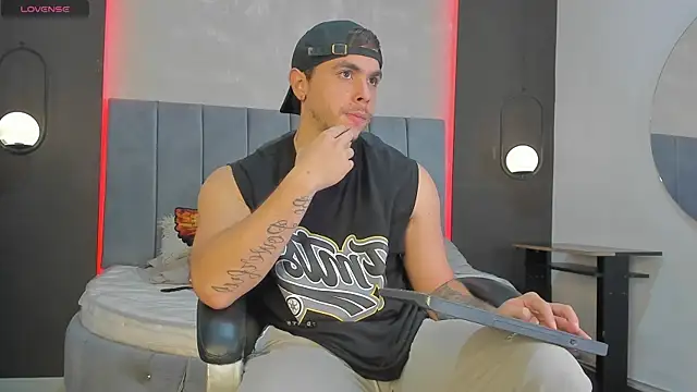 Snapshot of Liam_walk_ chatting on March 4, 2026, 9:33 pm Liam walk online show from March 4, 2026, 9:33 pm