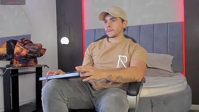 Liam walk  online show from March 5, 2026, 10:05 pm