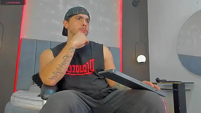 Liam walk  online show from March 9, 2026, 11:08 pm