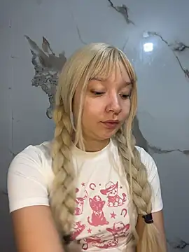 JuliethMoss online show from April 4, 2026, 7:53 pm