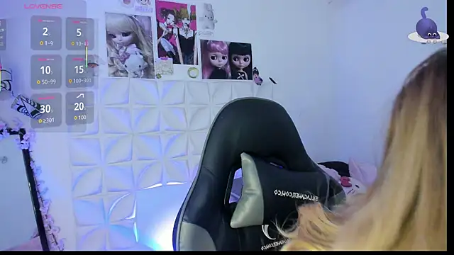 JuliethMoss online show from December 22, 2025, 8:42 pm