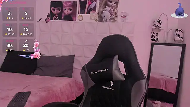 JuliethMoss online show from November 12, 2025, 8:01 pm