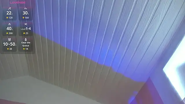 JuliethMoss online show from April 7, 2026, 7:15 pm