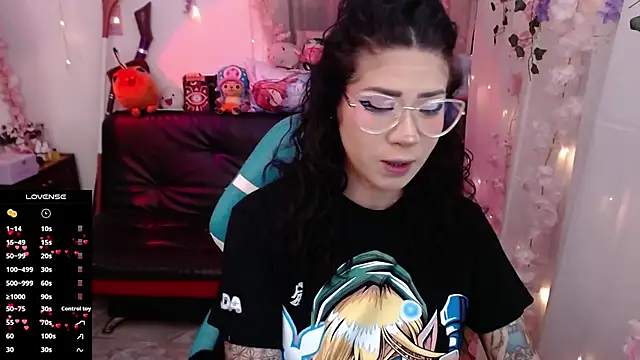 jadedelux  online show from September 19, 2025, 8:13 pm