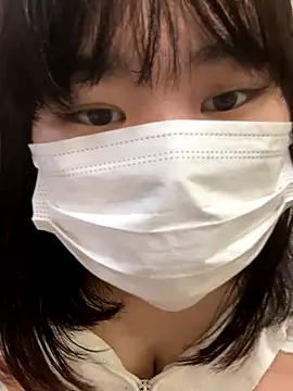 -SAKI-xx online show from October 2, 2025, 6:28 am