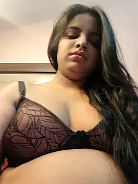 Snapshot of Maahhii_2 chatting on May 20, 2026, 9:45 pm Maahhii 2 online show from May 20, 2026, 9:45 pm