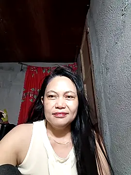 Everleigh mom online show from December 16, 2025, 7:51 pm