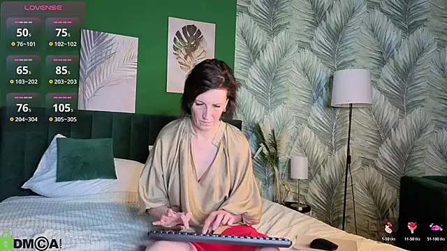 Lia Reyn online show from May 6, 2026, 12:20 pm