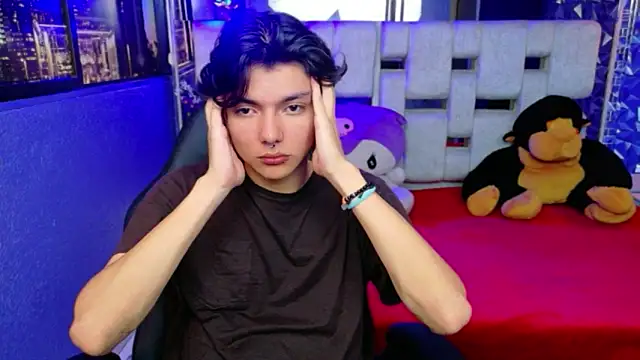 alandelrey57 online show from March 26, 2026, 2:15 pm