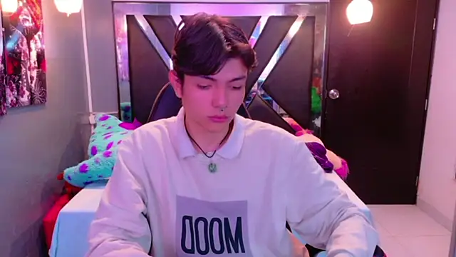 alandelrey57 online show from February 2, 2026, 5:28 am