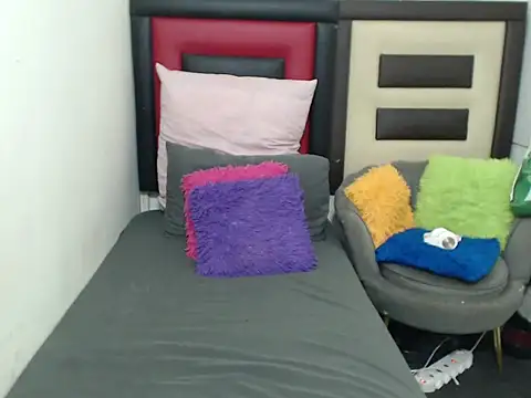 Snapshot of Lsnickykhanyile chatting on January 10, 2026, 8:53 am Lsnickykhanyile online show from January 10, 2026, 8:53 am