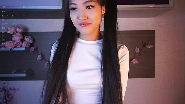 FancyEsten online show from October 10, 2025, 9:21 am