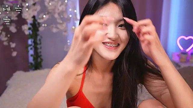 FancyEsten online show from July 15, 2026, 8:54 am