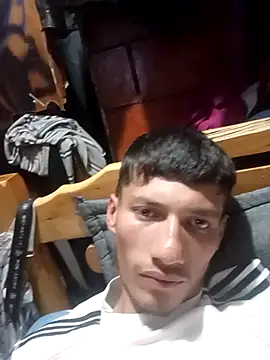 Snapshot of alexandercruz chatting on February 2, 2026, 5:06 am alexandercruz online show from February 2, 2026, 5:06 am