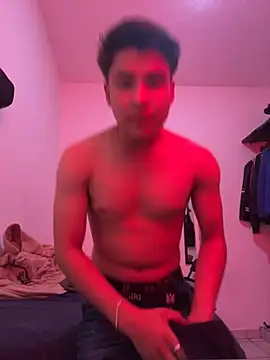 Snapshot of Barrx0018 chatting on March 4, 2026, 6:48 pm Barrx0018 online show from March 4, 2026, 6:48 pm