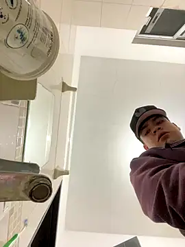 Snapshot of Barrx0018 chatting on December 23, 2025, 2:11 am Barrx0018 online show from December 23, 2025, 2:11 am