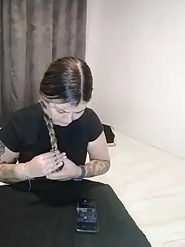 Fernandar2025 online show from November 8, 2025, 1:42 am