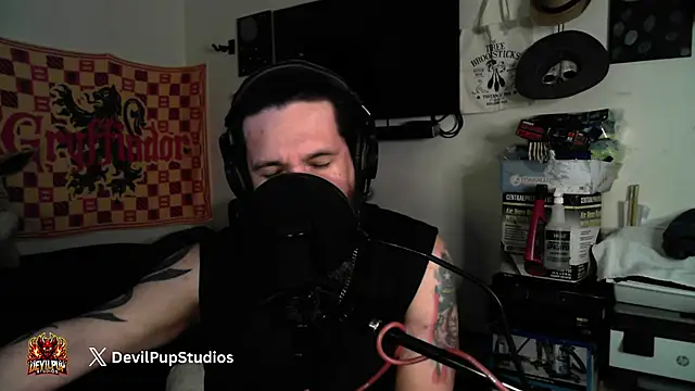 Snapshot of DevilPup75_ chatting on April 6, 2026, 4:52 pm DevilPup75 online show from April 6, 2026, 4:52 pm