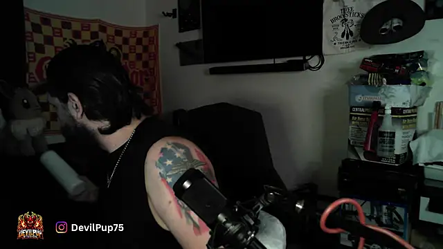 Snapshot of DevilPup75_ chatting on April 6, 2026, 2:18 am DevilPup75 online show from April 6, 2026, 2:18 am