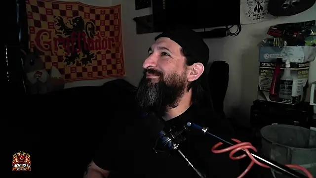 Snapshot of DevilPup75_ chatting on April 17, 2026, 1:25 pm DevilPup75 online show from April 17, 2026, 1:25 pm