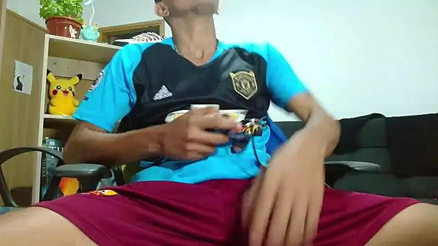 Snapshot of skinny23cm chatting on November 6, 2025, 12:20 pm skinny23cm online show from November 6, 2025, 12:20 pm