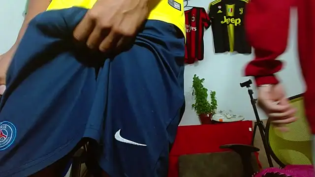 Snapshot of skinny23cm chatting on March 3, 2026, 10:55 am skinny23cm online show from March 3, 2026, 10:55 am