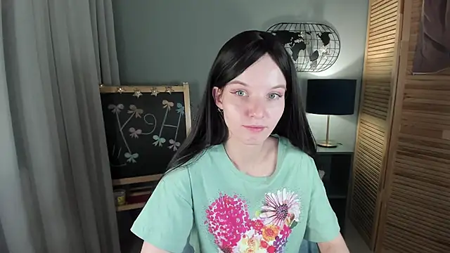 Madelaineses online show from November 30, 2025, 8:37 am