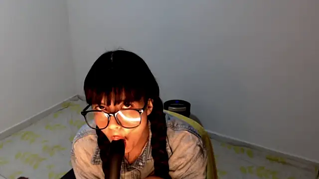 Snapshot of meganmiauu chatting on May 29, 2026, 12:16 am meganmiauu online show from May 29, 2026, 12:16 am