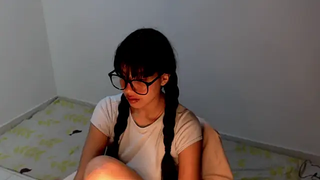 Snapshot of meganmiauu chatting on June 3, 2026, 4:57 am meganmiauu online show from June 3, 2026, 4:57 am