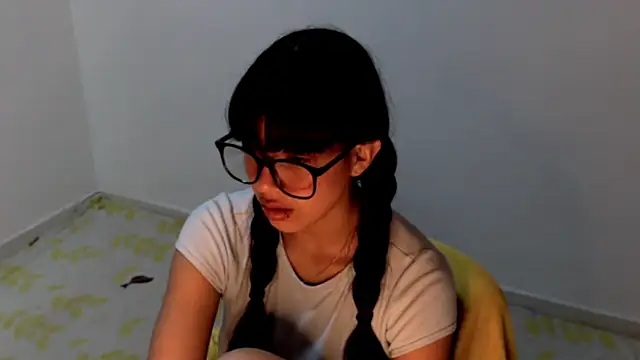 Snapshot of meganmiauu chatting on June 6, 2026, 5:12 am meganmiauu online show from June 6, 2026, 5:12 am