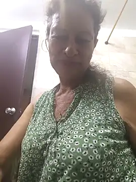 MaryeLunna online show from October 23, 2025, 12:42 am