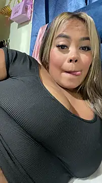 EmilyDuran  online show from May 21, 2026, 11:57 pm