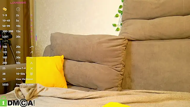 Roxy Sunnny online show from November 5, 2025, 9:23 am