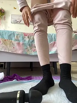 Alicia066 online show from November 18, 2025, 4:27 am