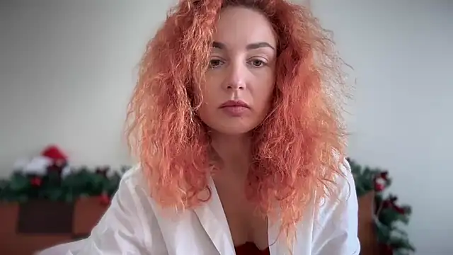 Reddgiirl online show from December 20, 2025, 1:03 pm