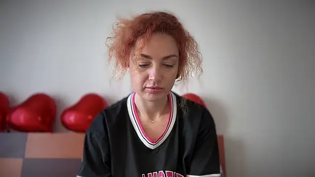 Reddgiirl online show from March 11, 2026, 8:52 am