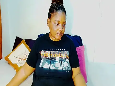 Snapshot of Love-Racheal75 chatting on February 18, 2026, 11:50 am Love-Racheal75 online show from February 18, 2026, 11:50 am