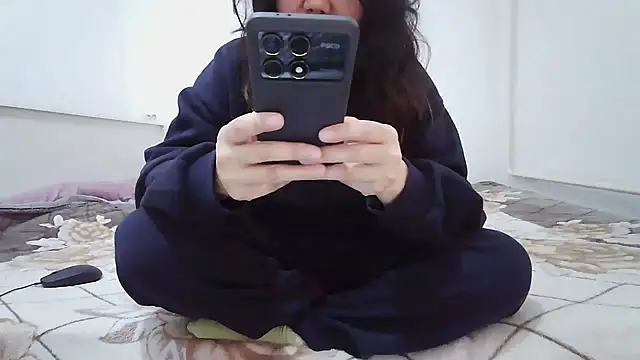 sakuradelreina online show from March 6, 2026, 7:58 am