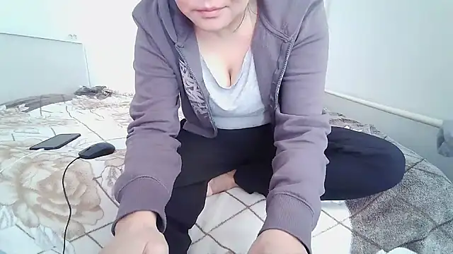 Snapshot of sakuradelreina chatting on January 8, 2026, 4:07 am sakuradelreina online show from January 8, 2026, 4:07 am