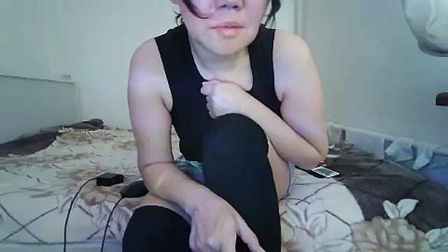 Snapshot of sakuradelreina chatting on January 12, 2026, 4:08 am sakuradelreina online show from January 12, 2026, 4:08 am