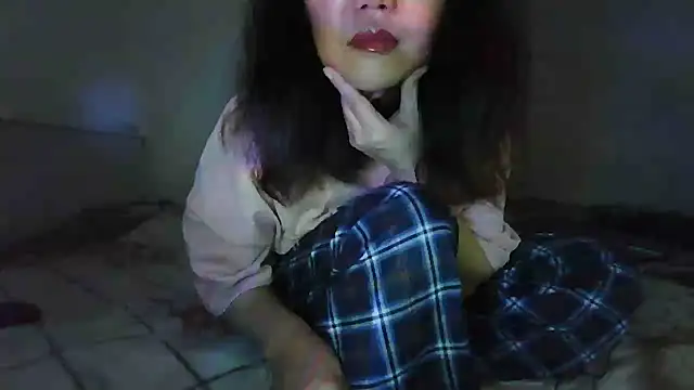 Snapshot of sakuradelreina chatting on February 13, 2026, 5:40 am sakuradelreina online show from February 13, 2026, 5:40 am