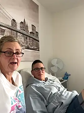 Curvy-Jinx online show from November 10, 2025, 8:19 am