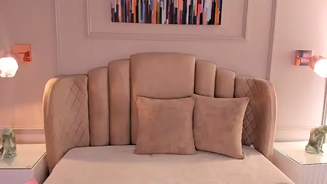 mia kisses2 online show from November 28, 2025, 3:07 am