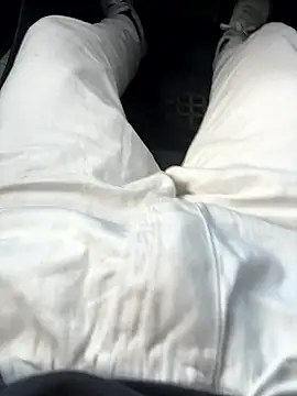 Snapshot of Kratex82 chatting on January 15, 2026, 2:20 pm Kratex82 online show from January 15, 2026, 2:20 pm