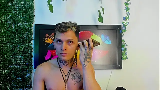 Snapshot of Kieran_kian chatting on April 24, 2026, 1:29 am Kieran kian online show from April 24, 2026, 1:29 am