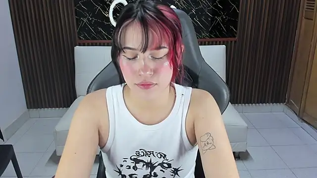 Snapshot of Anna17_ chatting on March 2, 2026, 11:06 am Anna17 online show from March 2, 2026, 11:06 am