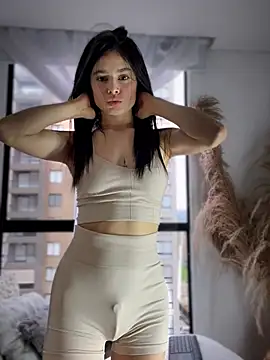 Sofi Leal online show from February 13, 2026, 12:49 pm